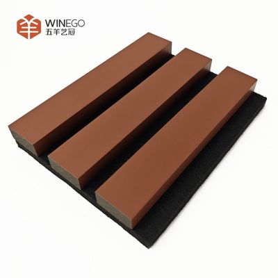 Los paneles de pizarra de madera acústica elegante para interiores tranquilos y elegantes de color puro